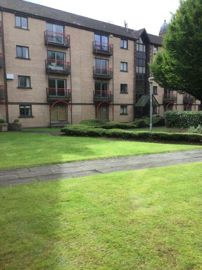 2 Bed City Apartment With Parking Glasgow Eksteriør billede